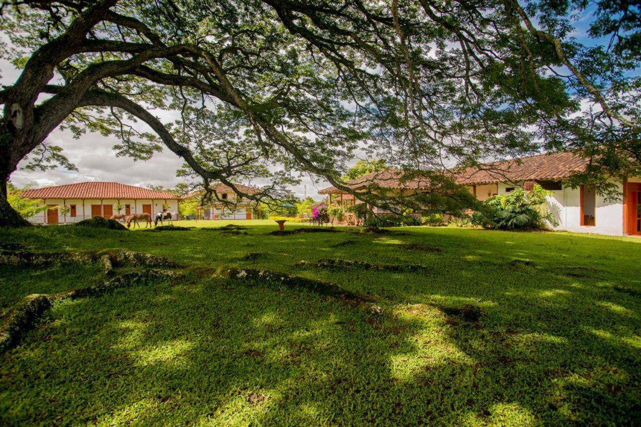 Villa Hacienda El Saman Quimbaya Exterior foto